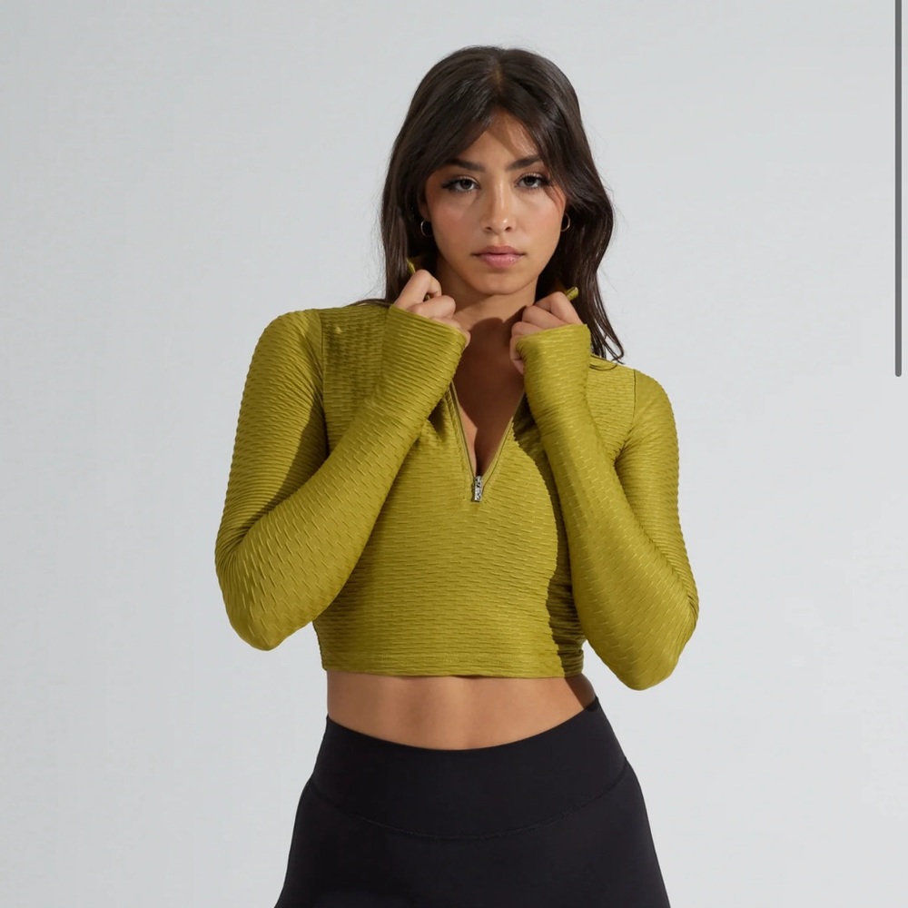 Buffbunny Permafrost Pullover - Small - image 1